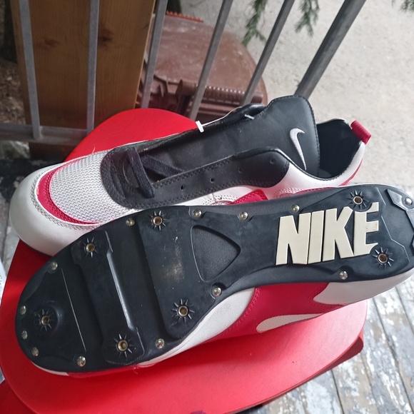 Man's sports shoes cramps not included - Picture 2 of 3